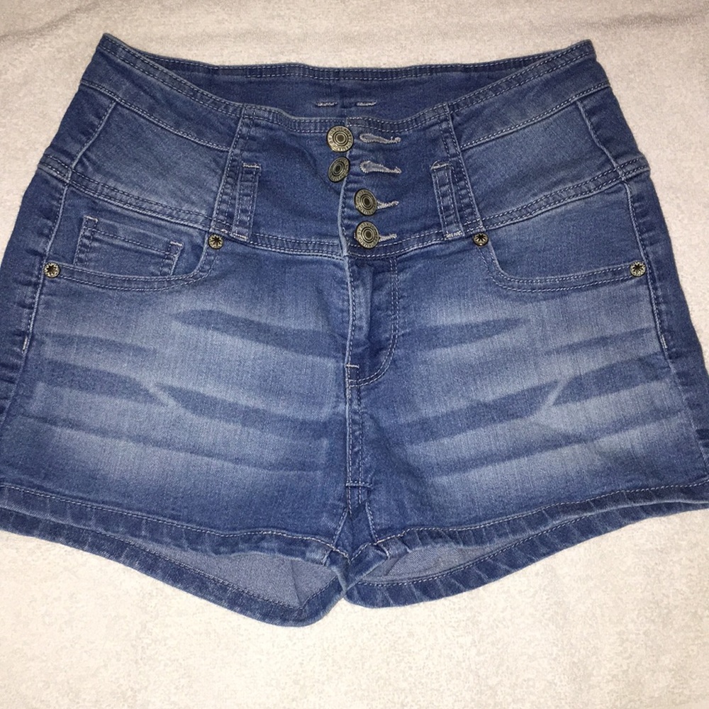 Wax Jeans.  High waist bluejeans shorts